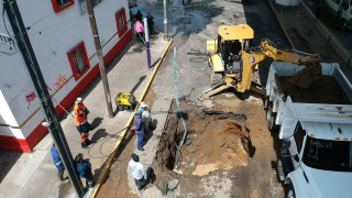 Reparación de fuga en Av. Tláhuac, alcaldía Tláhuac.